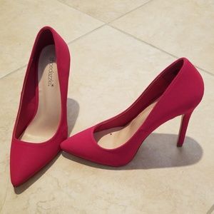 Fuschia/pink pumps